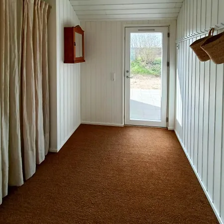 Elegant Minimalism In Near Vejle Fjord Ferienhaus *
