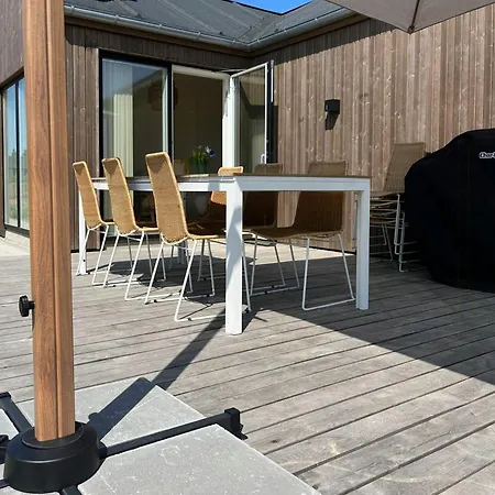 Elegant Minimalism In Near Vejle Fjord Ferienhaus