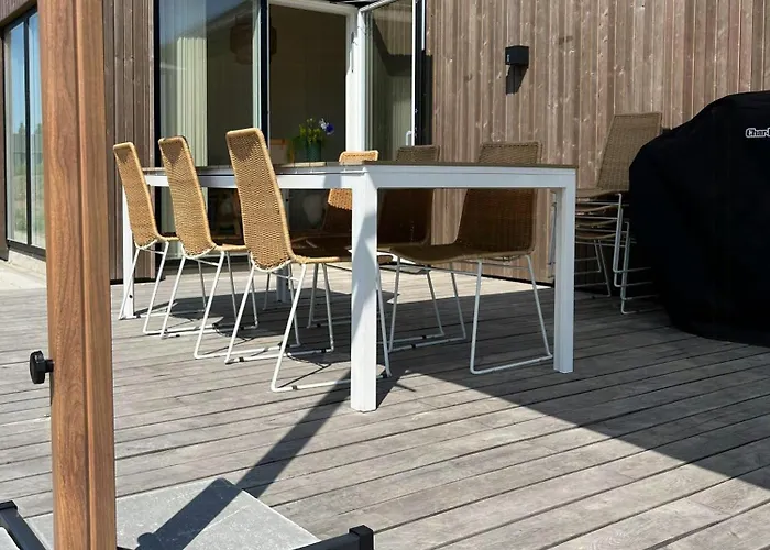 Elegant Minimalism In Near Vejle Fjord Feriehus